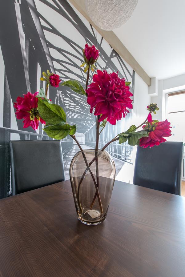 Chmielna 73 P&O Serviced Apartments Варшава Екстериор снимка