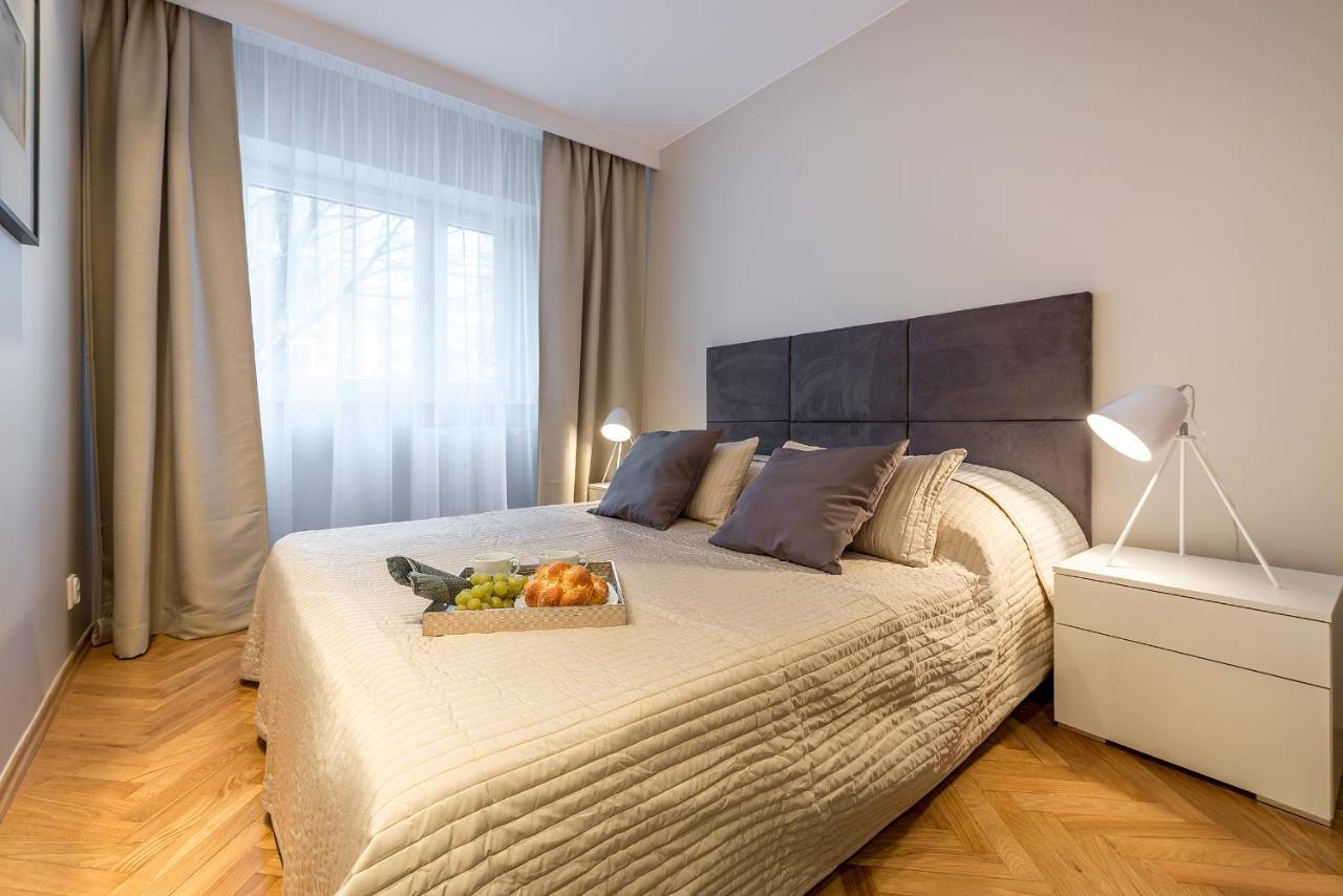 Chmielna 73 P&O Serviced Apartments Варшава Екстериор снимка
